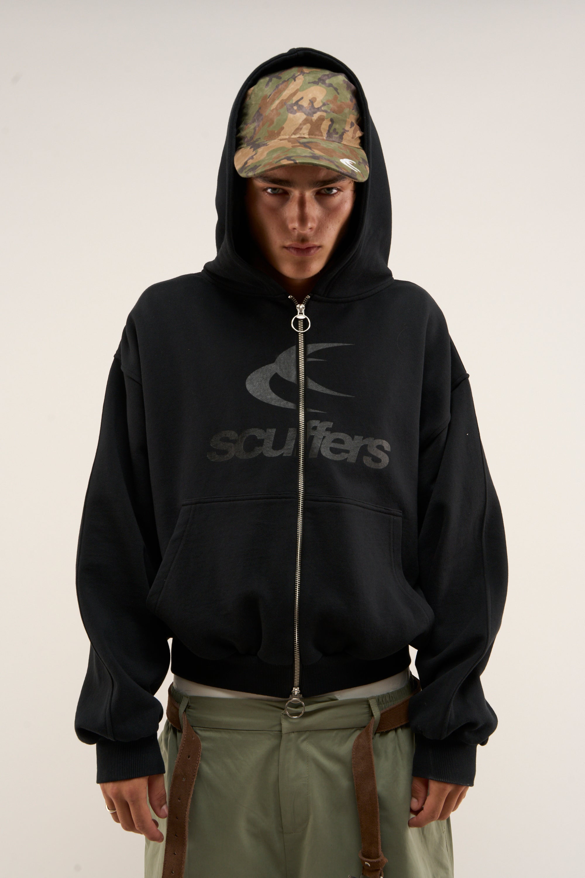 Poleron Logo Black Zipped Hoodie