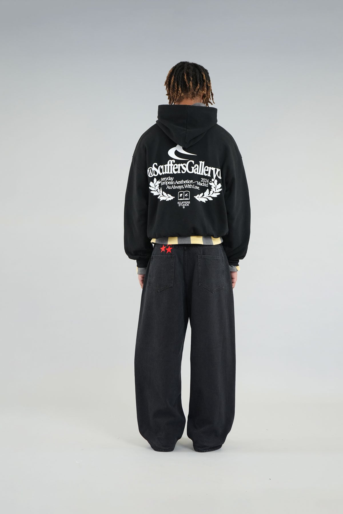 Poleron Gallery Dark Hoodie