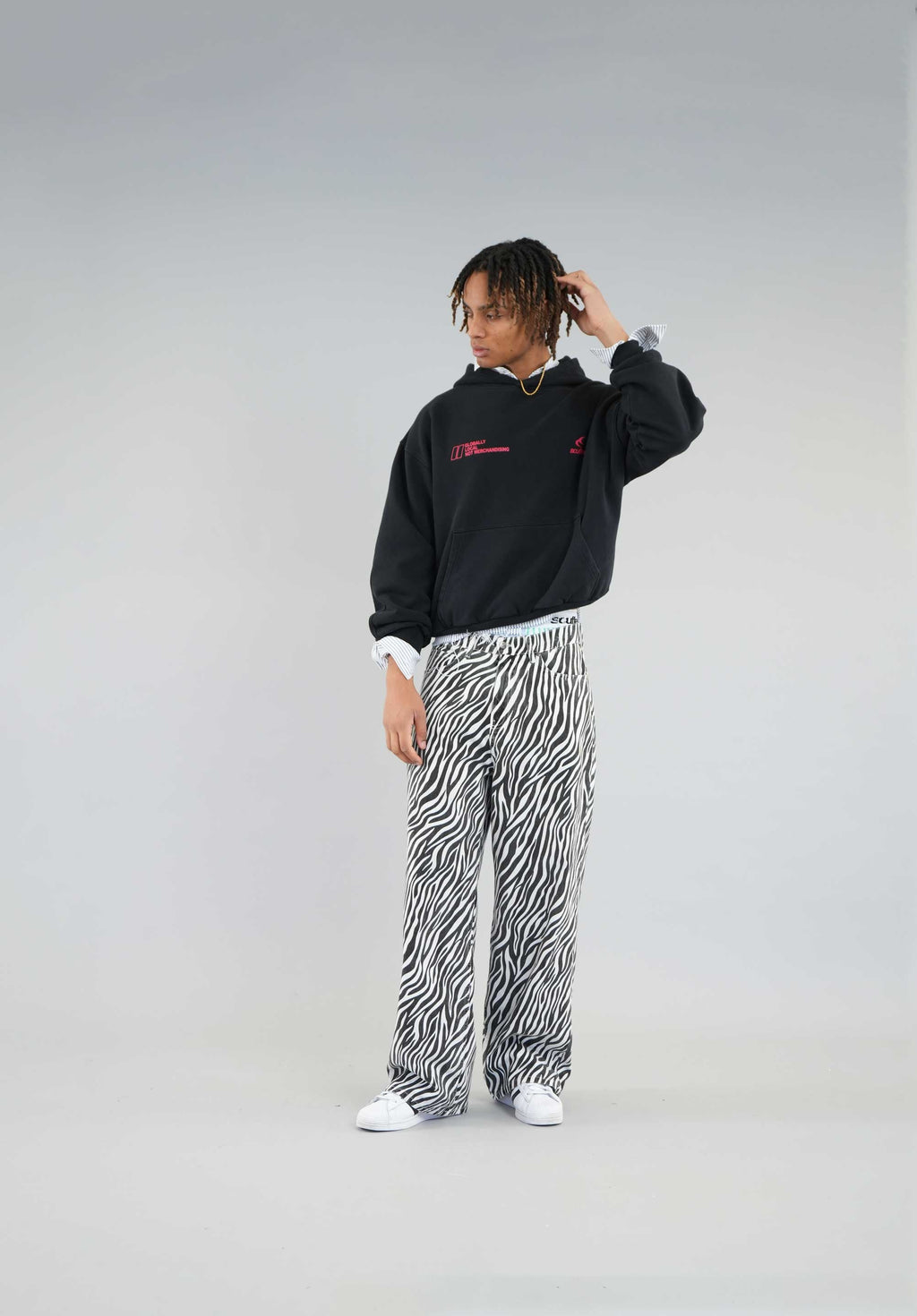 Poleron Globally Black Hoodie