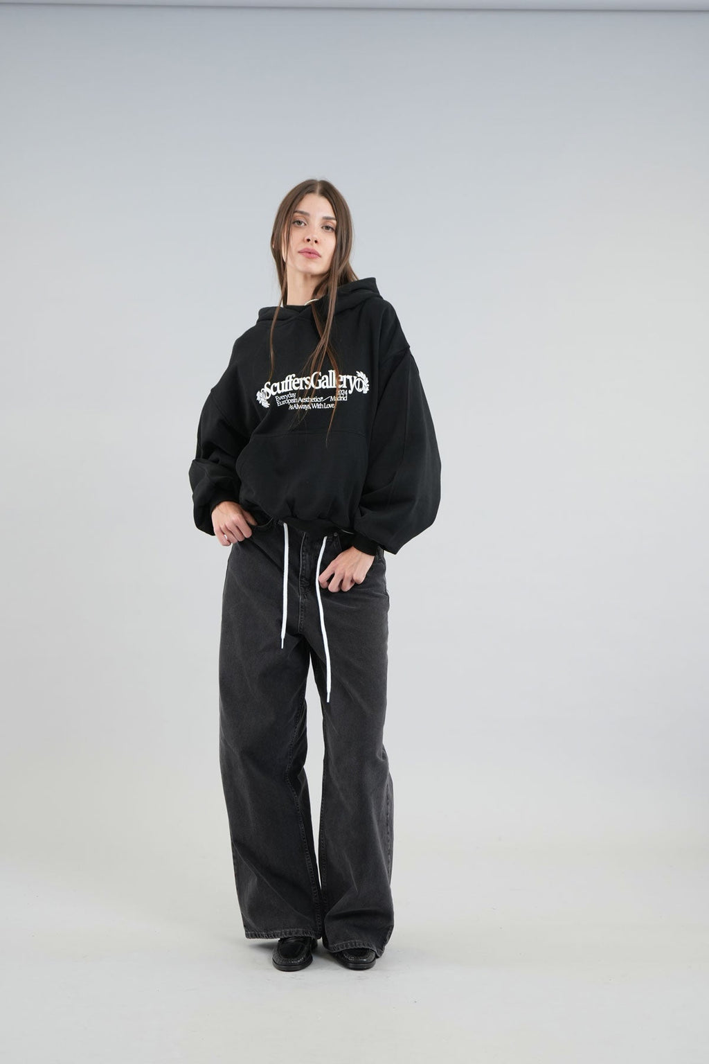 Poleron Gallery Dark Hoodie