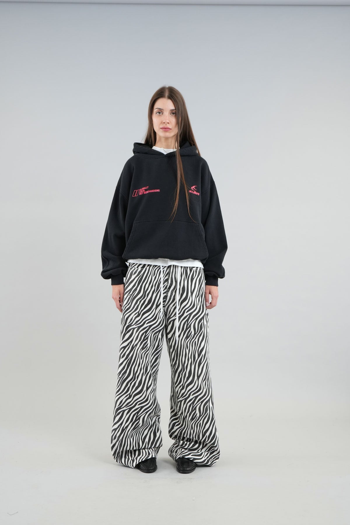 Poleron Globally Black Hoodie